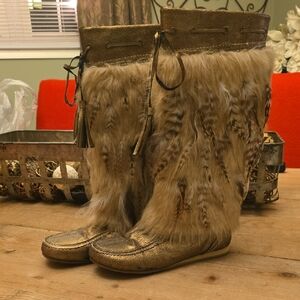 Colin Stuart Gold Fur-Trimmed Winter Boots